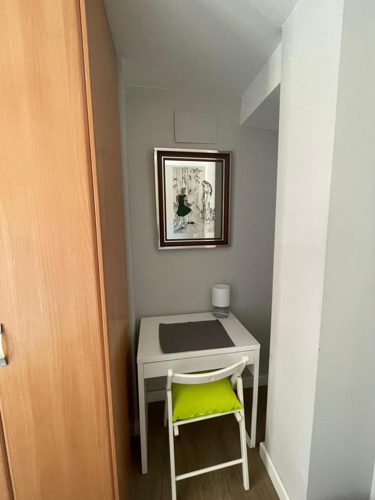 Cozy Room In Stylish Flat Just Steps From The Beach Cadiz Exterior photo