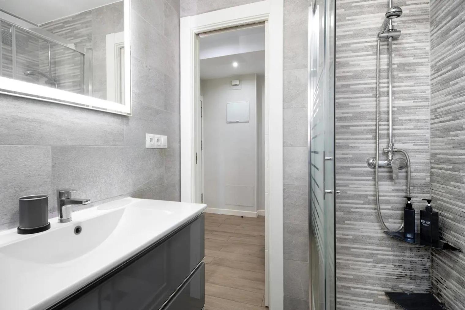 Cozy Room In Stylish Flat Just Steps From The Beach Cadiz Exterior photo