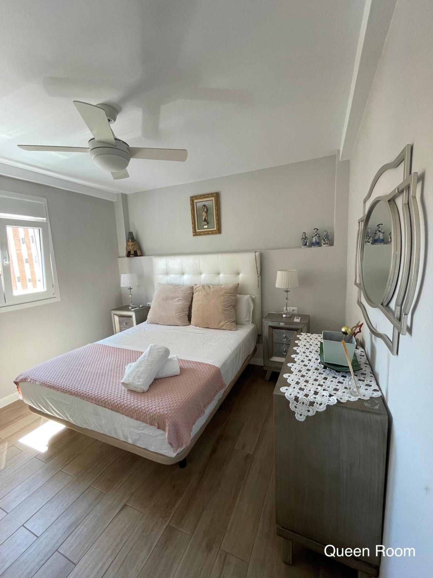 Cozy Room In Stylish Flat Just Steps From The Beach Cadiz Exterior photo